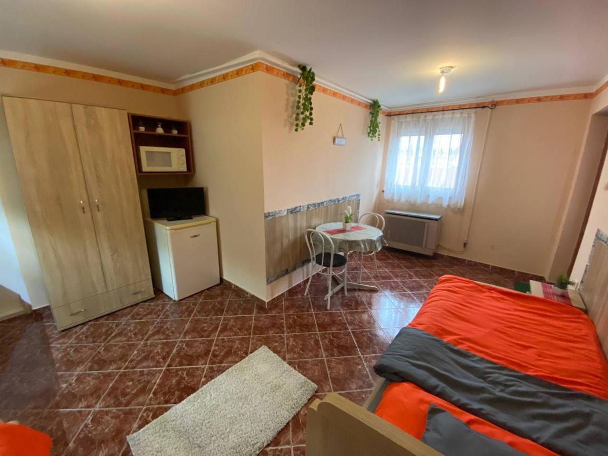 Hajnal Apartman Hajdúszoboszló Exterior foto